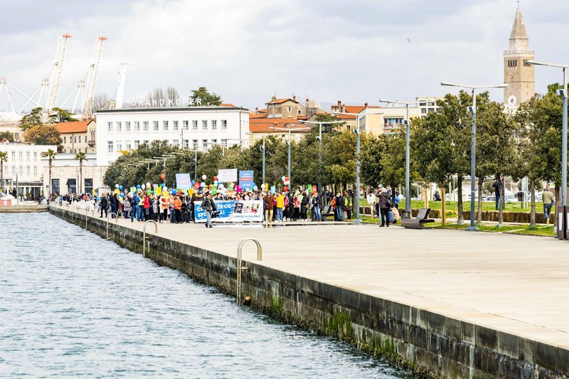 Koper shod protest Pohod za življenje Branimo reproduktivne pravice Socialistrski bralni krožek Zavod mreža za življenje in enakopravnost splav reproduktivne pravice