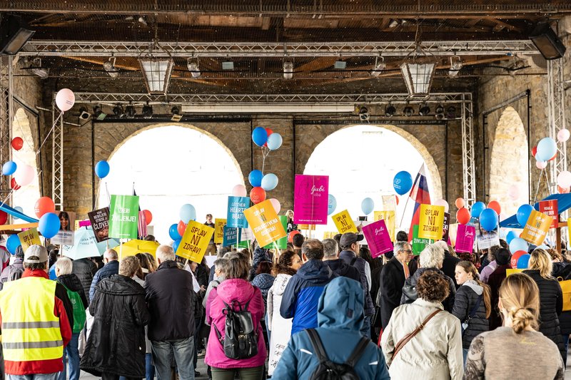 Koper shod protest Pohod za življenje Branimo reproduktivne pravice Socialistrski bralni krožek Zavod mreža za življenje in enakopravnost splav reproduktivne pravice