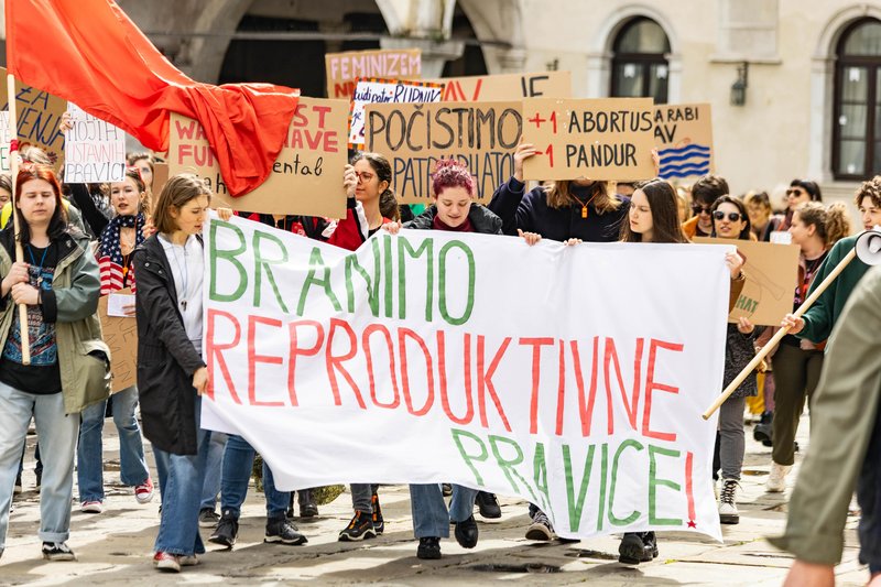 Koper shod protest Pohod za življenje Branimo reproduktivne pravice Socialistrski bralni krožek Zavod mreža za življenje in enakopravnost splav reproduktivne pravice