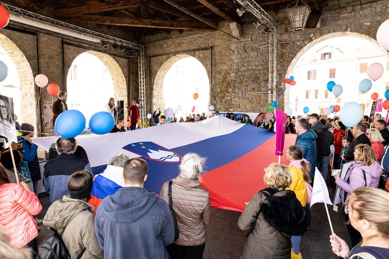 Koper shod protest Pohod za življenje Branimo reproduktivne pravice Socialistrski bralni krožek Zavod mreža za življenje in enakopravnost splav reproduktivne pravice