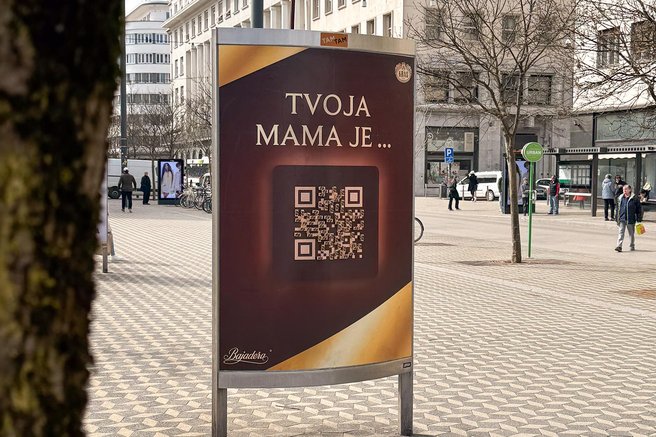 Tvoja mama je … zvezda Bajaderinih plakatov