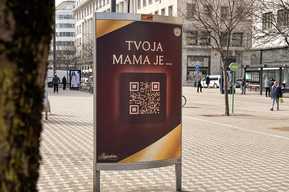 Tvoja mama je … zvezda Bajaderinih plakatov (foto: Bajadera)