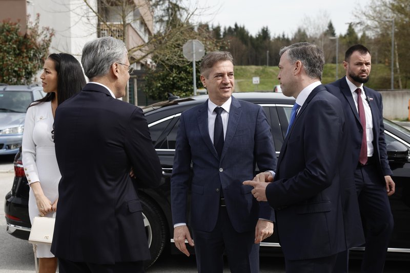 Podbreznik neprofitna stanovanja Robert Golob Tina Gaber