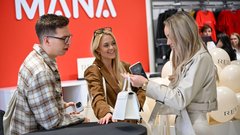 znamka Mana oblačila kolekcija Red by Mana