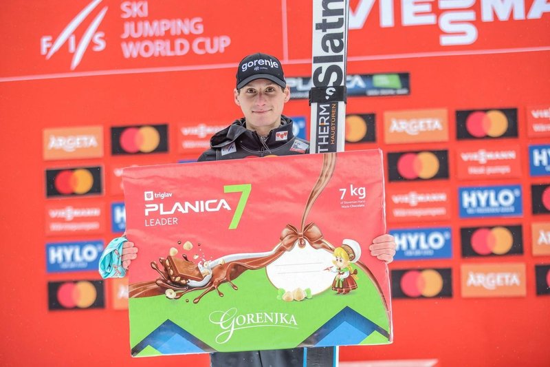 Domen Prevc Planica zmaga darilo čokolada Gorenjka