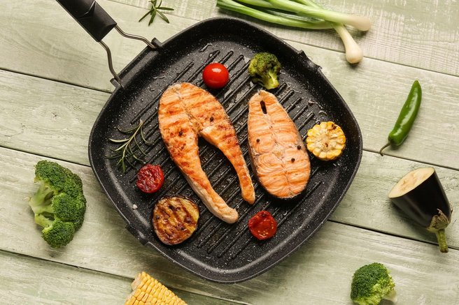 "Večina Slovencev ribe uživa premalokrat," pravi nutricionistka Lana Trampuš – kolikokrat tedensko naj bodo na jedilniku?