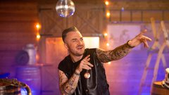 Agropop pesem videospot Srečna familija Dejan Krajnc