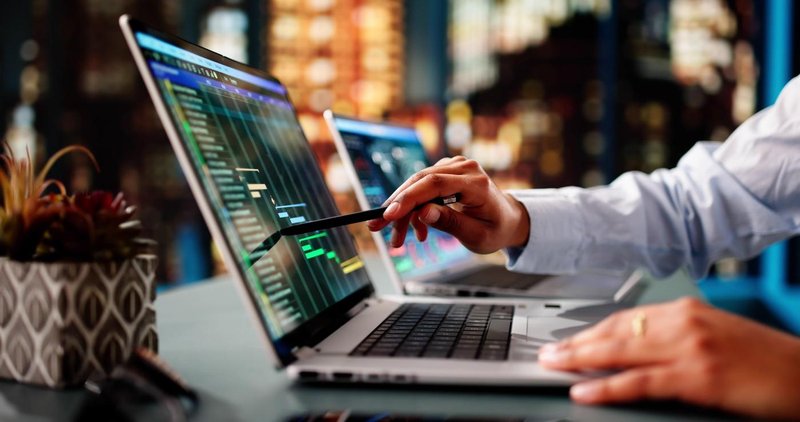 Kako poskrbeti za digitalno varnost podjetja brez nakupa dragih požarnih zidov