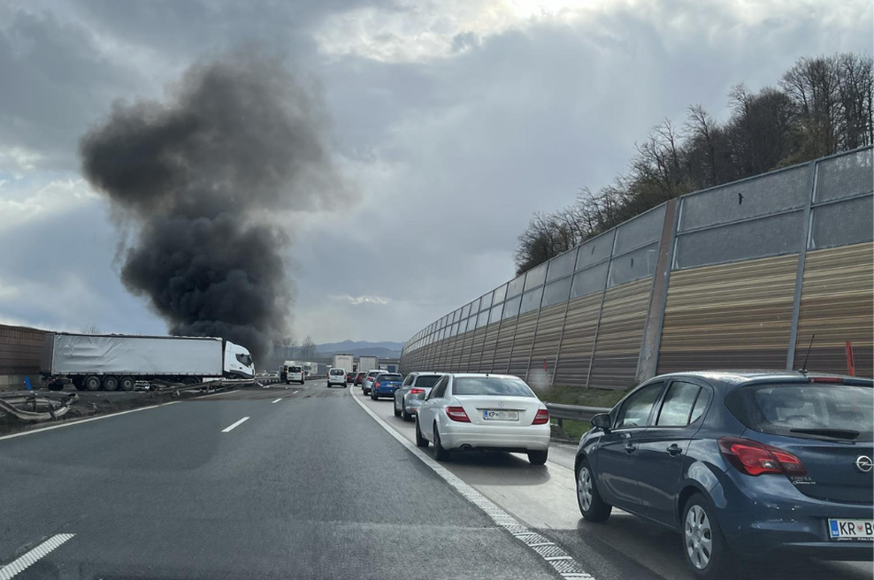 Fotografija, ki je nastala le nekaj trenutkov po trčenju. (foto: Uredništvo)