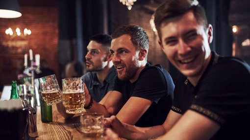 Imate radi pivo? Eksperiment razkril, kaj se zgodi s telesom, če ga pijete vsak dan