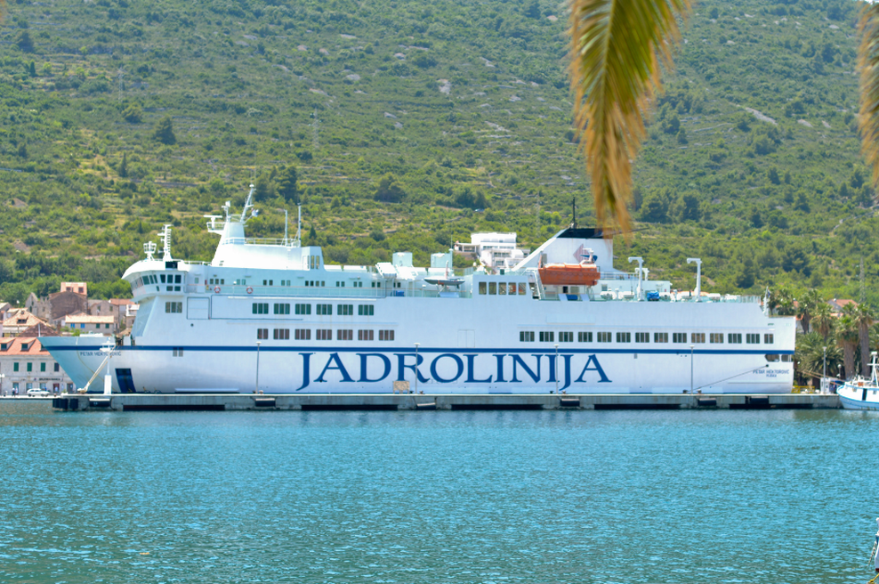 Odločitev je padla: hrvaška Jadrolinija bo prodala trajekt, ki je bil v njihovi floti 47 let (foto: Srdjan Živulovič/Bobo)