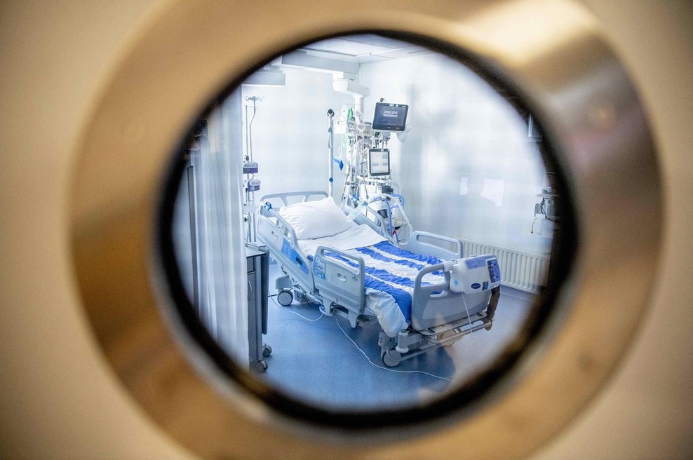 Strašljiva skrivnostna okužba: simptomi podobni covidu, oboleli izkašljujejo kri (foto: Profimedia)