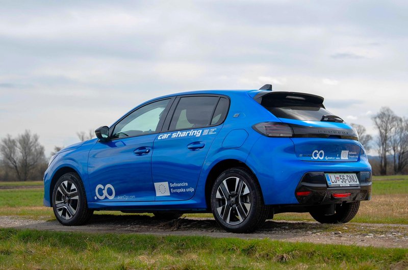 Peugeot in Avant Car širita električno mobilnost: Dodatnih 150 Peugeotov E-208 za souporabo vozil