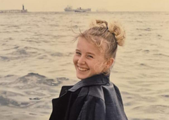 Prepoznate prikupno deklico s fotografije? Danes je ena najuspešnejših zvezdnic z območja nekdanje Jugoslavije