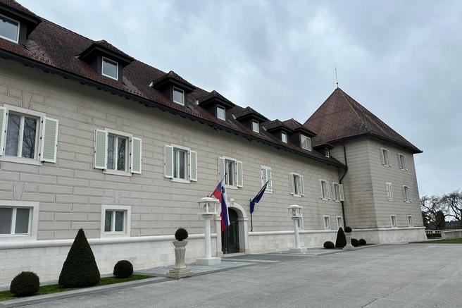 deček s piščalko grad Brdo pri Kranju