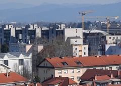 Ljubljana, mesto številnih stanovanjskih blokov — a le eden je najlepši! Katerega od dveh finalistov bi vi izbrali?