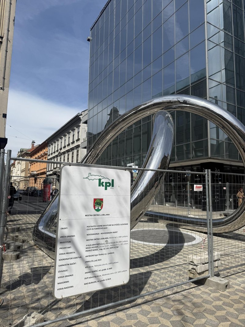 Ljubljana vodna skulptura Slovenska cesta