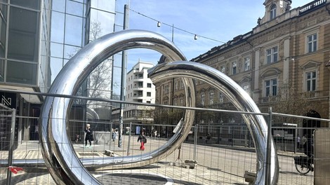 Ljubljana vodna skulptura Slovenska cesta