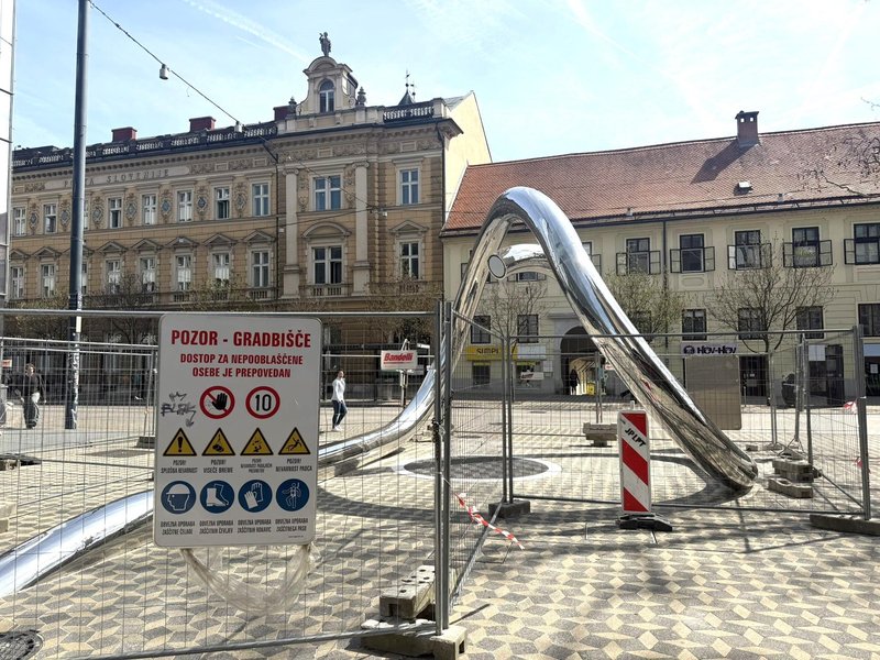 Ljubljana vodna skulptura Slovenska cesta