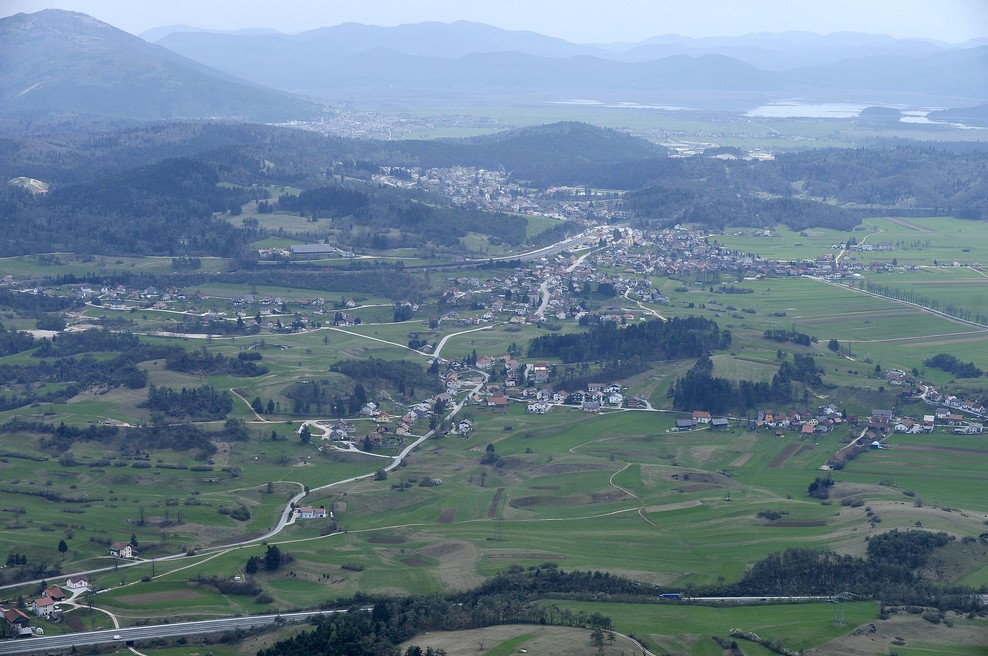 Načrti za gradnjo sprožili val ogorčenja: Prebivalci svarijo pred nevarnostjo tik ob naravni dragocenosti (foto: Žiga Živulović jr./BOBO)