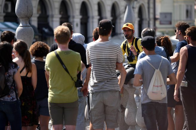 Ljubljana turisti turisticni vodic