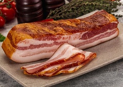 Slanina, čebula in svinjska mast vsak dan na meniju? Strokovnjaki osupnili s pojasnilom, kaj to pomeni za zdravje