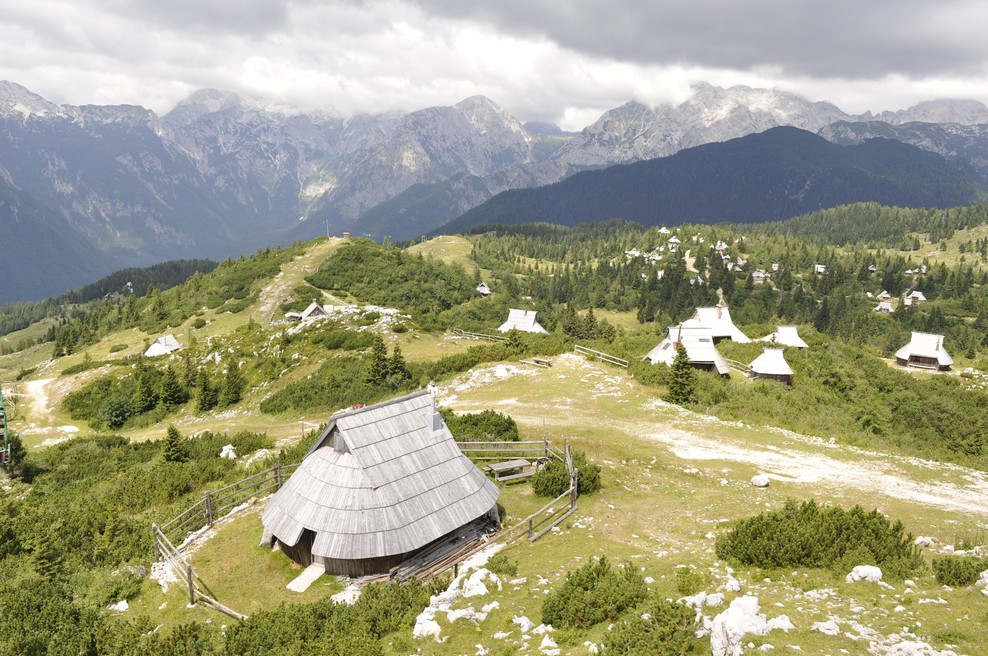 Zakaj je umrl znani poslovnež, ki je letel nad Veliko Planino? Ob 9.18 izrekel zadnje besede, nato pa ... (foto: Tina Kosec / Bobo)