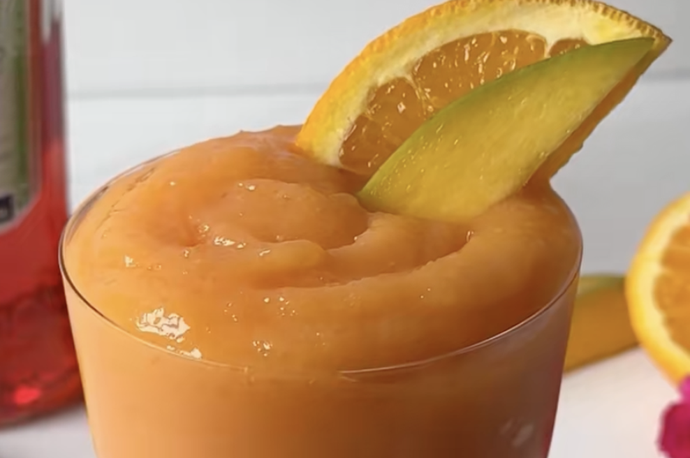 Spomladansko-poletni koktajl, ki bo postal vaša nova obsesija: skoraj kot aperol spritz, vendar ... (foto: TikTok/cocktails/posnetek zaslona)