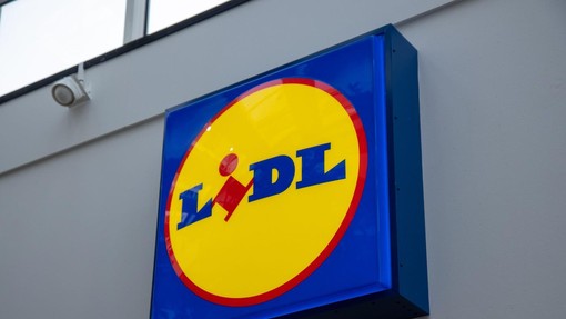 Lidl spet "na udaru" kupcev: presenečenje na blagajni ni bilo niti malo prijetno za njih
