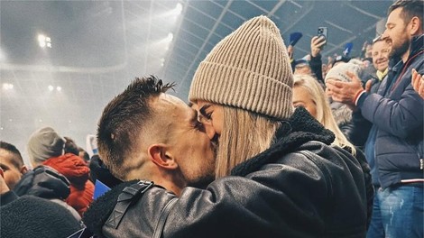 Slovenski nogometaš šel na kolena in zaprosil svojo srčno izbranko (FOTO)