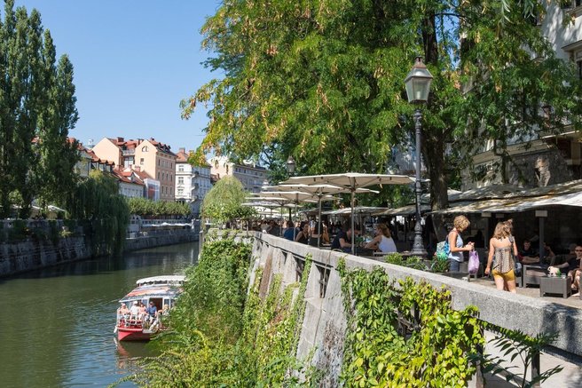 Ljubljanica Ljubljana turisti ladjica