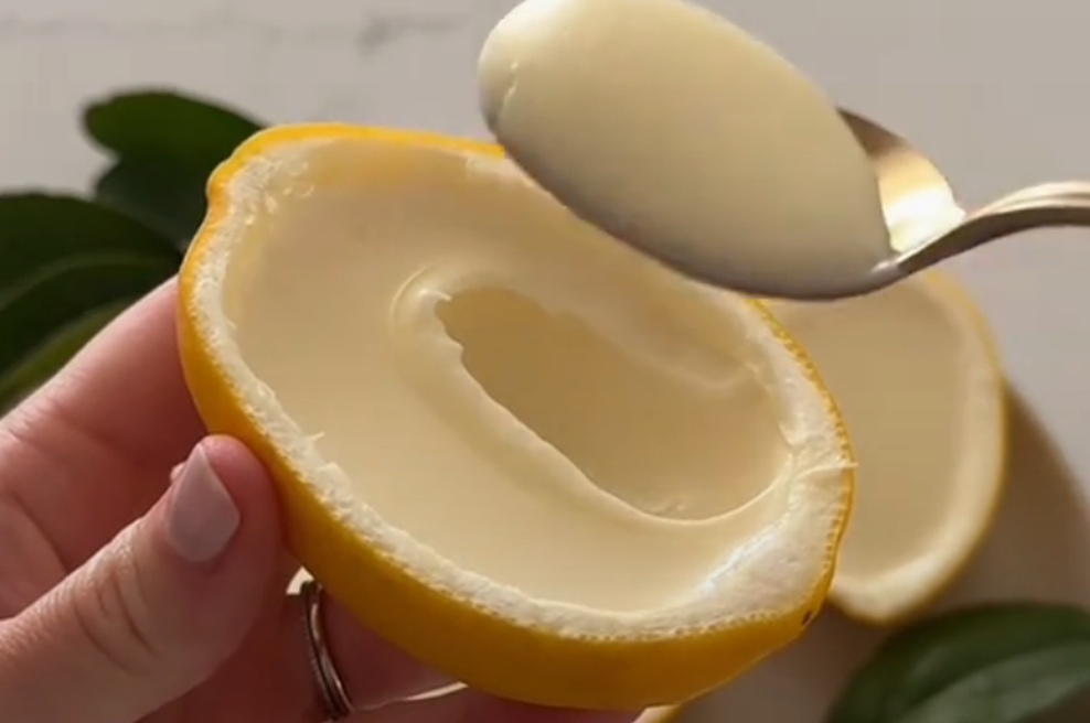 Ne boste se ji mogli upreti: osvežilna limonina sladica iz le štirih sestavin, ki je popolna za pomlad in poletje (foto: TikTok/alessandrabrontsema)