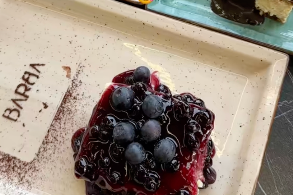 70 vrst tiramisuja? Dobite jih ne v Italiji, pač pa na slovenski obali (foto: TikTok/sunnysidetraveller/posnetek zaslona)