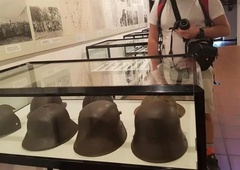 Turisti drvijo na ogled v Sloveniji najdenih dragocenih in izjemnih zgodovinskih predmetov (FOTO)