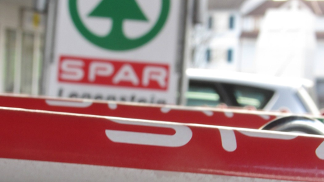 Spar trgovina izdelek voziček kislo mleko