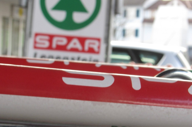 Spar trgovina izdelek voziček kislo mleko