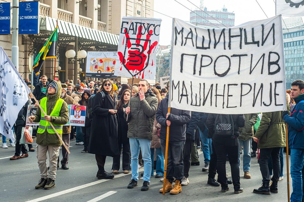 Zaradi protestov se bo v Srbiji spremenil šolski koledar (foto: Profimedia)