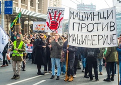 Zaradi protestov se bo v Srbiji spremenil šolski koledar