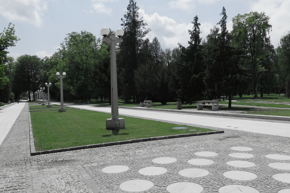 49-letni moški ropal in razbijal v bližini mariborskega mestnega parka (foto: Andreja Seršen Dobaj/STA)