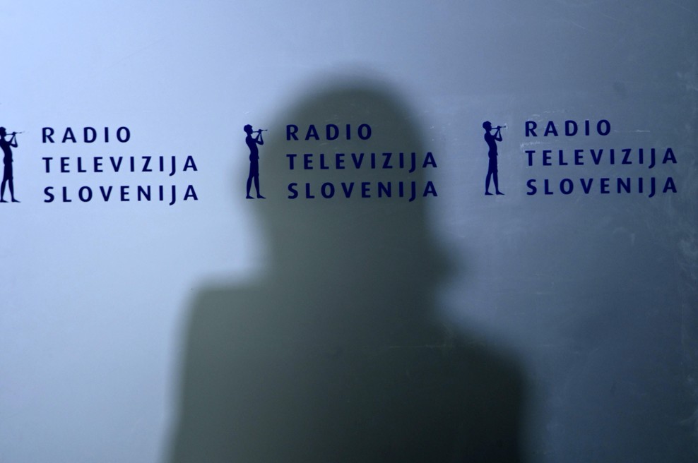 Znana TV-voditeljica med dopustom skočila v tolmun in obnemela: osupljivo, kaj je plavalo v vodi tik ob njej (foto: Borut Živulovič/Bobo)