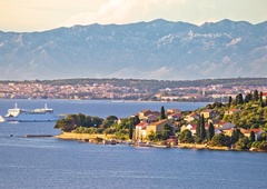 Kako bo šele poleti!? Kaotično stanje ob Jadranski obali, turisti se razburjajo, film počil celo županu