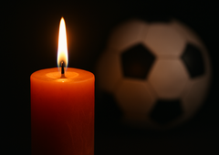 Umrl legendaren nogometaš, ki je na nogometnih zelenicah pustil močan pečat