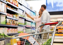 Po to priljubljeno živilo se raje odpravite v dm in ne v Mercator: prihranek ni zanemarljiv