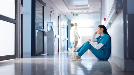medicinska sestra bolnišnica izkušnje groza ščurki uho