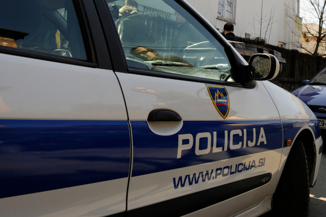 policija