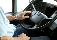 Na Gorenjskem 10 otrok na avtobusu doživelo nepredstavljivo grozo: šok, ko so videli, kaj prihaja nasproti