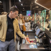 samopostrežna blagajna trgovina kraja