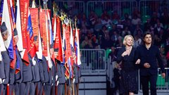 Urška Klakočar Zupančič zaljubljena kot še nikoli: z izbrancem se je udeležila državne slovesnosti (FOTO)