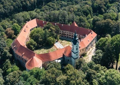 V slovenski grad se je po sedmih letih ponovno naselila žival, ki se je nekateri zelo bojijo