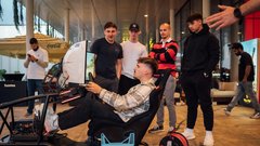 Nepozaben dogodek v kavarni Lolita je na edinstven način povezal eleganco in adrenalin (GALERIJA)